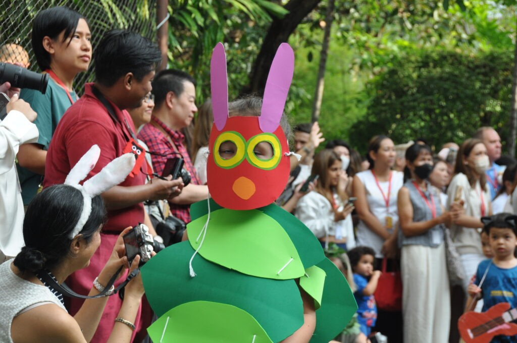 04 Elc Book Character Parade