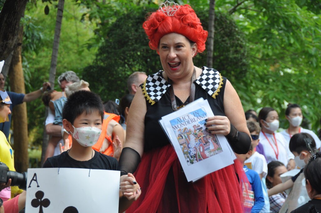 06 Elc Book Character Parade